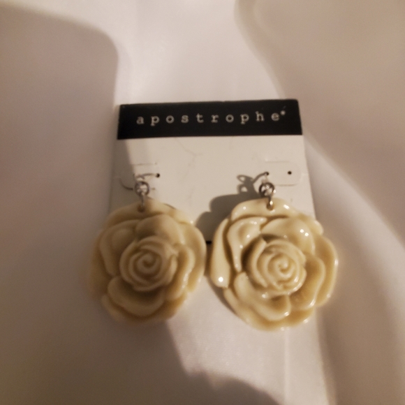 APOSTROPHE NECKLACE,EARRINGS,& BRACELET SET - Picture 8 of 12